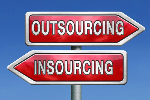 insourcing-vs-outsourcing